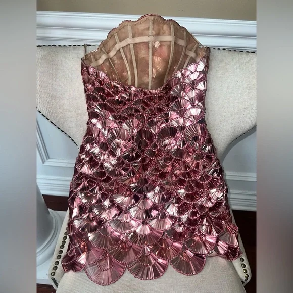 Oscar de la Renta
Sequined Scallop Dress - Picture 6 of 10